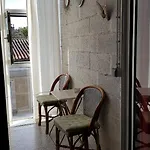 Un Pied A Terre